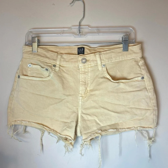 GAP | Women’s Light Yellow Distressed Denim 3” Shorts Size 26 - Picture 1 of 6